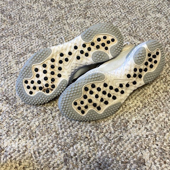 Nike Alpha Huarache Elite Men’s turfs size 9. Great condition used condition. - Picture 5 of 6